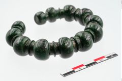 Foto von Bronzeknotenarmreif (NHMW-PRAE-024376)